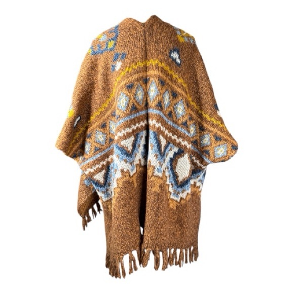 AMERICAN EAGLE OUTFITTERS Knit Poncho, One Size. - Picture 2 of 8